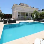 Villa De Lujo En